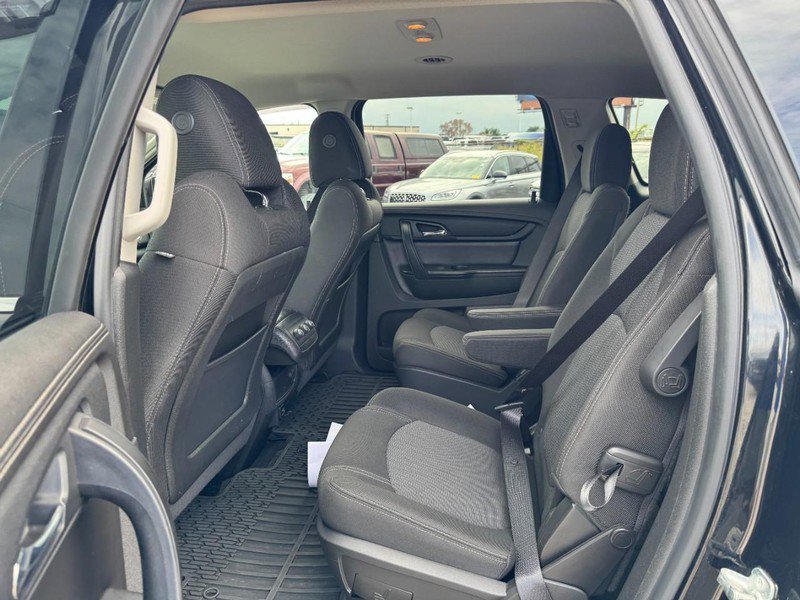 Used 2017 Chevrolet Traverse LT w/ Style and Technology Package FWD image 12