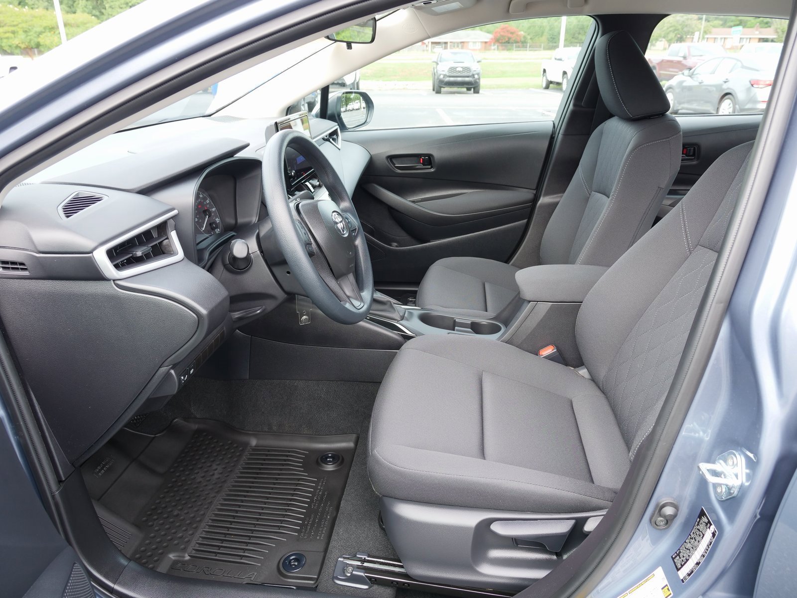 Used 2025 Toyota Corolla LE image 15