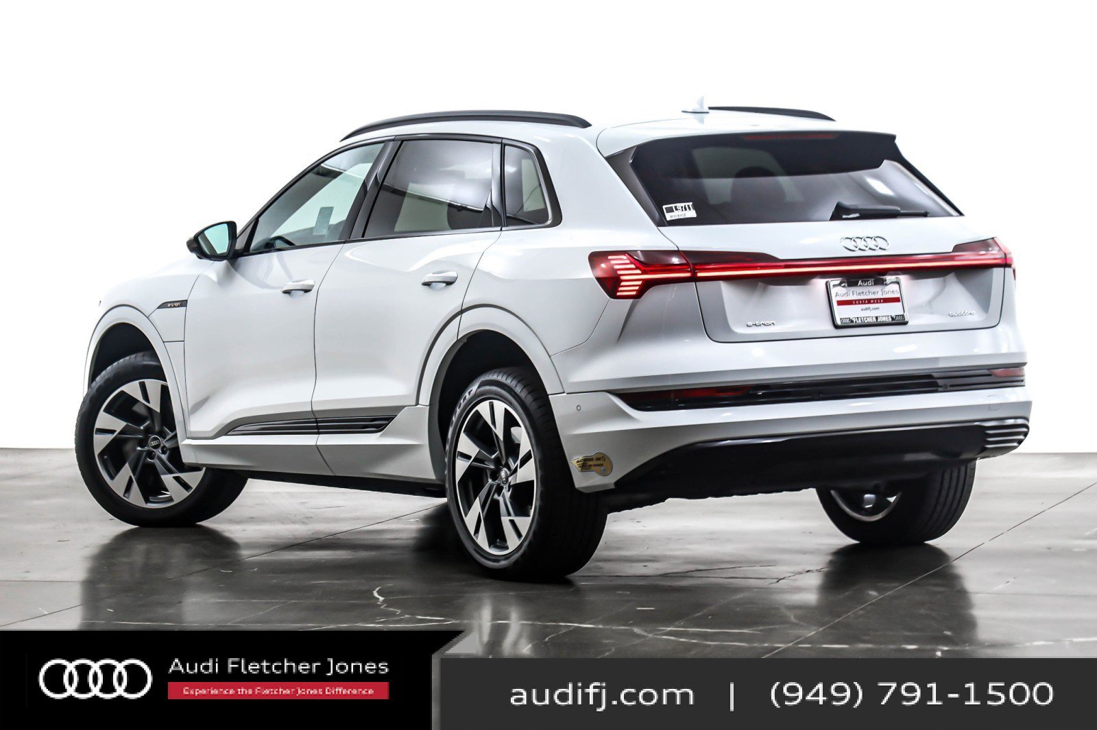 Used 2022 Audi e-tron Premium w/ Convenience Plus Package image 12