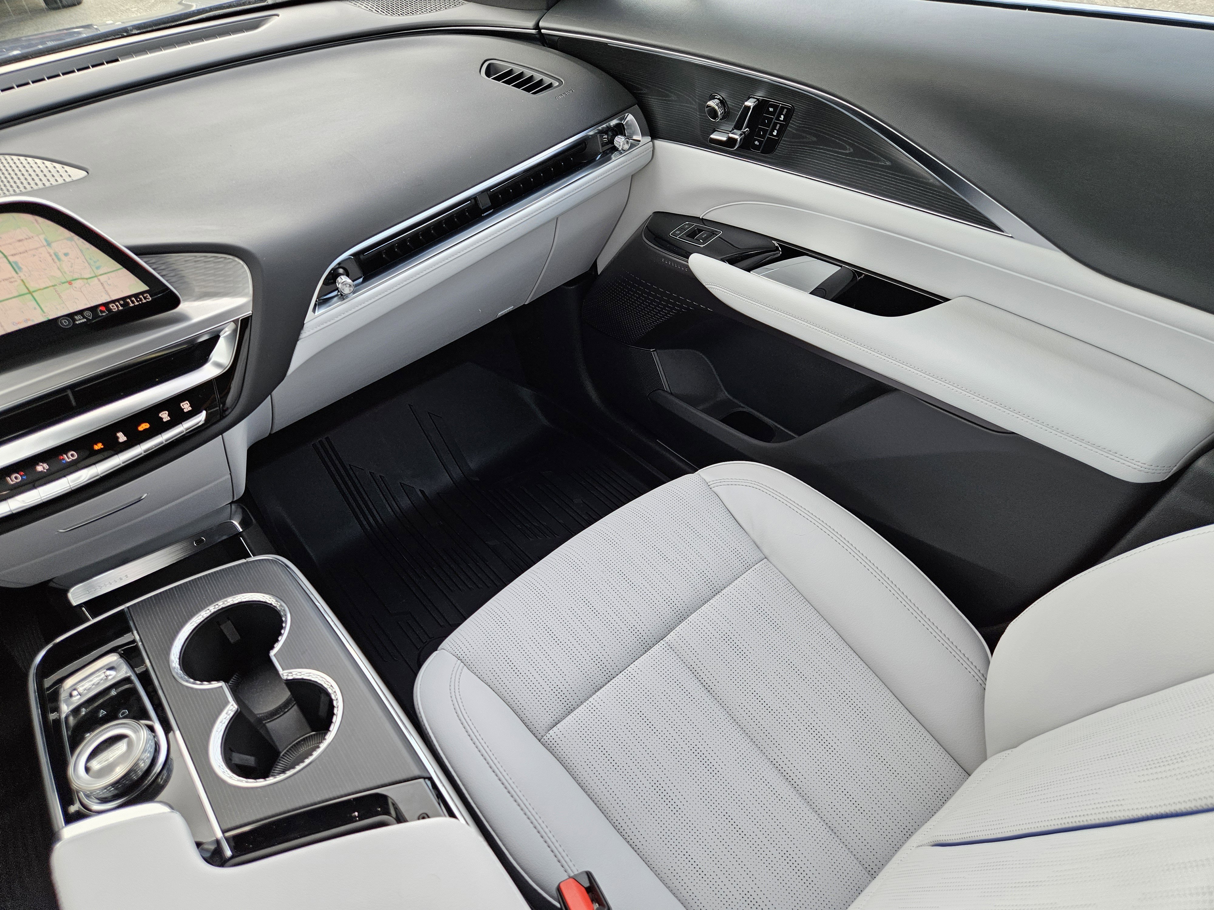 New 2025 Cadillac Lyriq Sport w/ LPO, Floor Liner Package RWD image 18