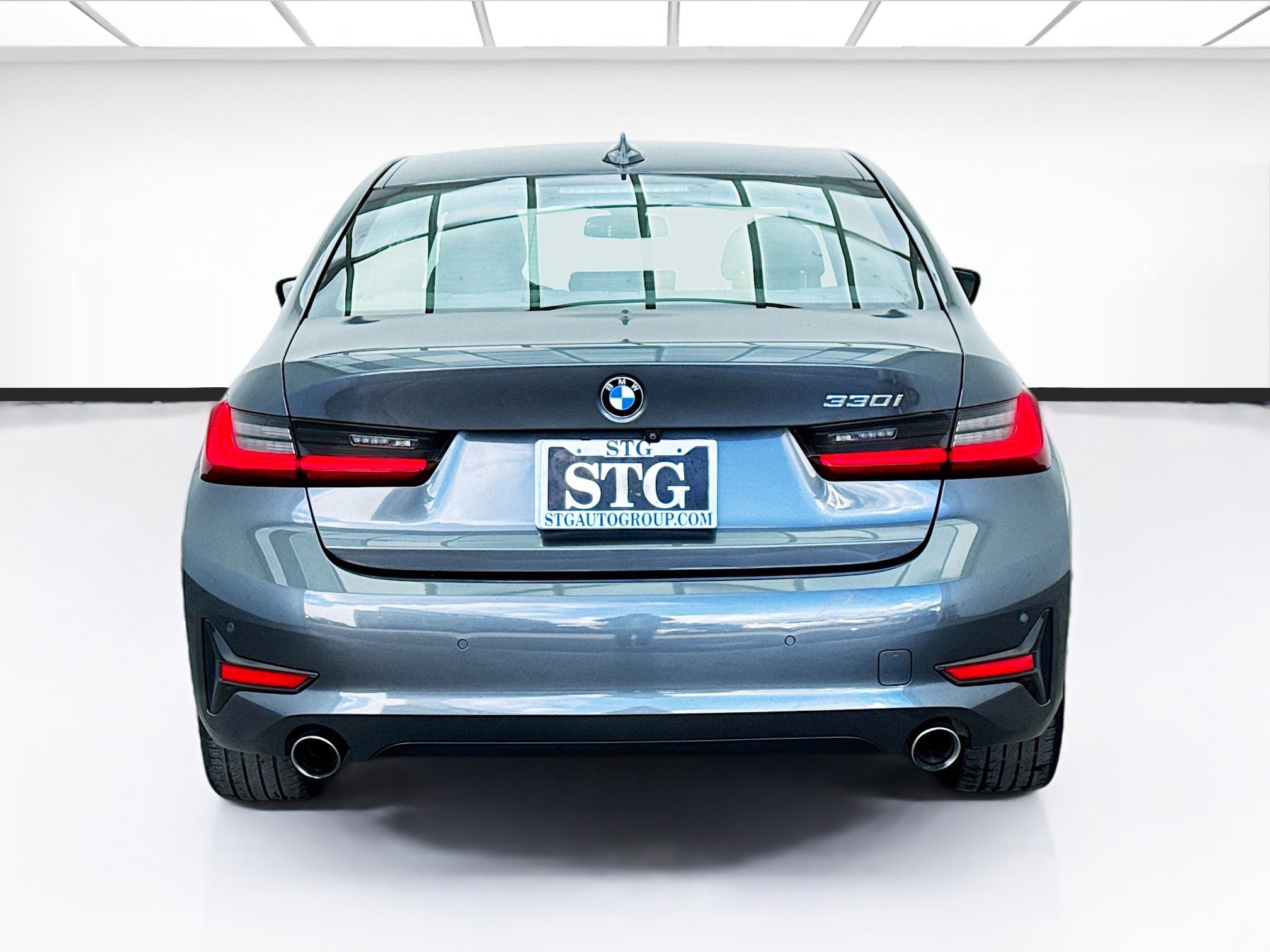 Used 2022 BMW 330i Sedan w/ Premium Package image 5
