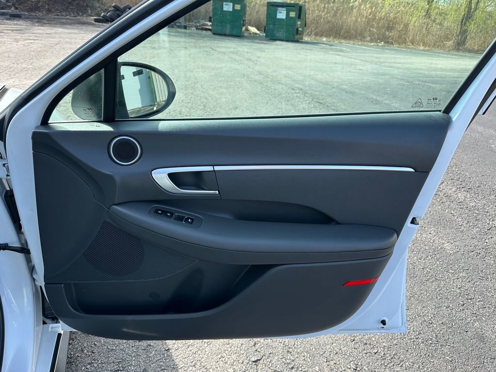 Used 2021 Hyundai Sonata SE w/ Preferred Accessory Package FWD image 26