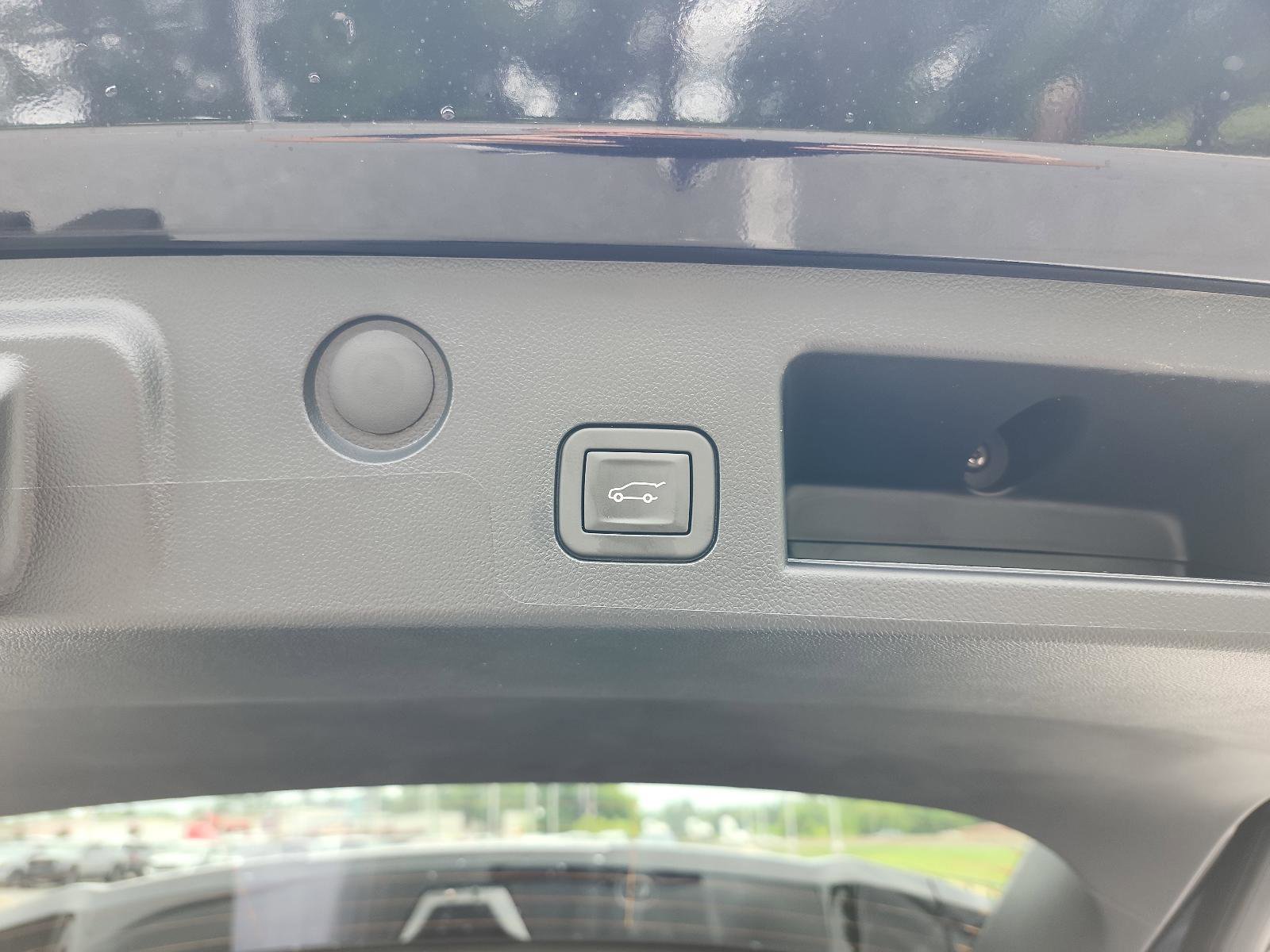 New 2026 GMC Terrain AT4 w/ Convenience Package III image 8