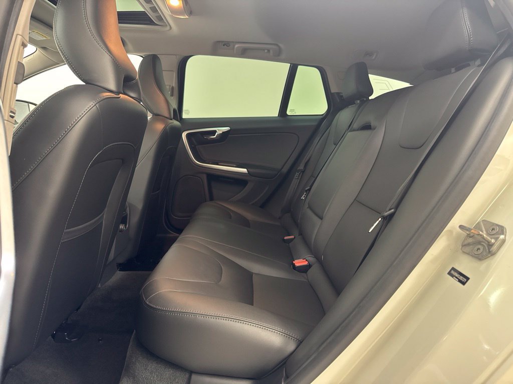 Used 2018 Volvo V60 T5 Cross Country w/ Convenience Package AWD/4WD image 22