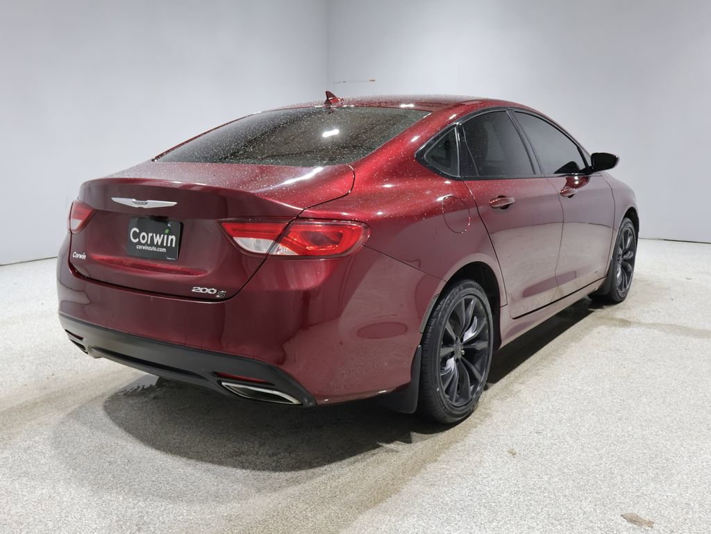Used 2016 Chrysler 200 S w/ Comfort Group image 2
