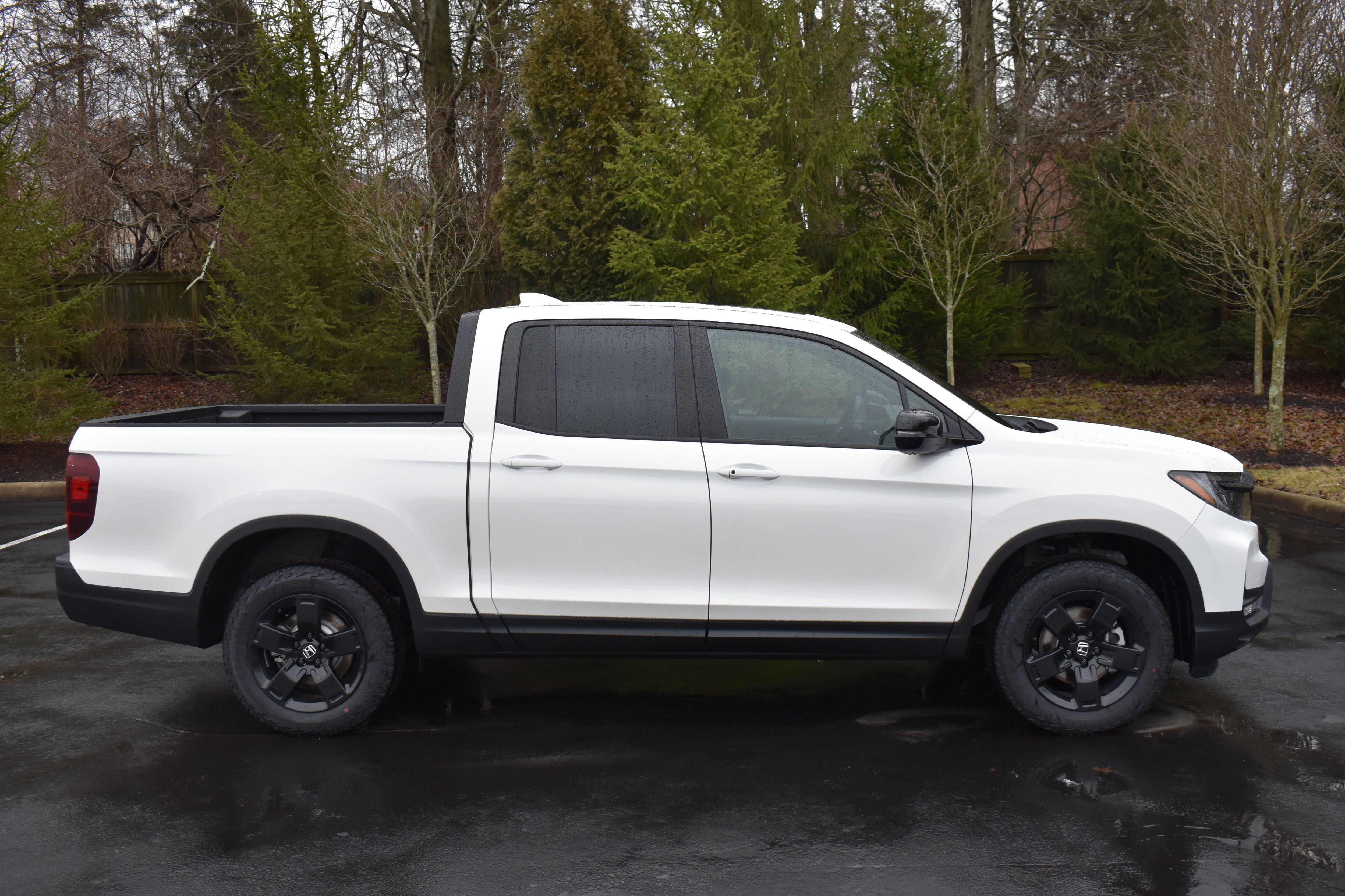 New 2026 Honda Ridgeline Black Edition image 9