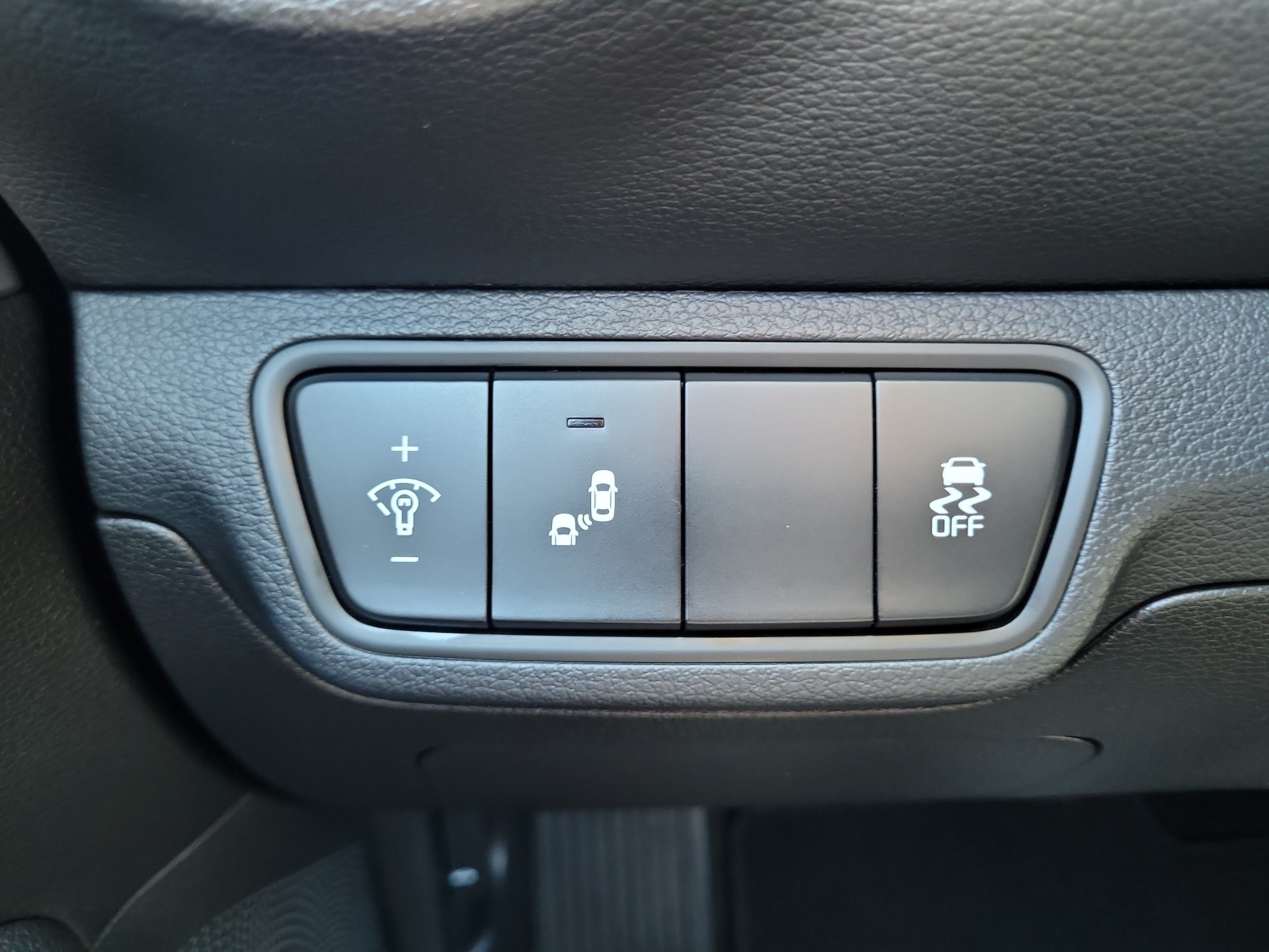 Certified 2023 Kia Forte LXS w/ LXS Technology Package FWD image 23