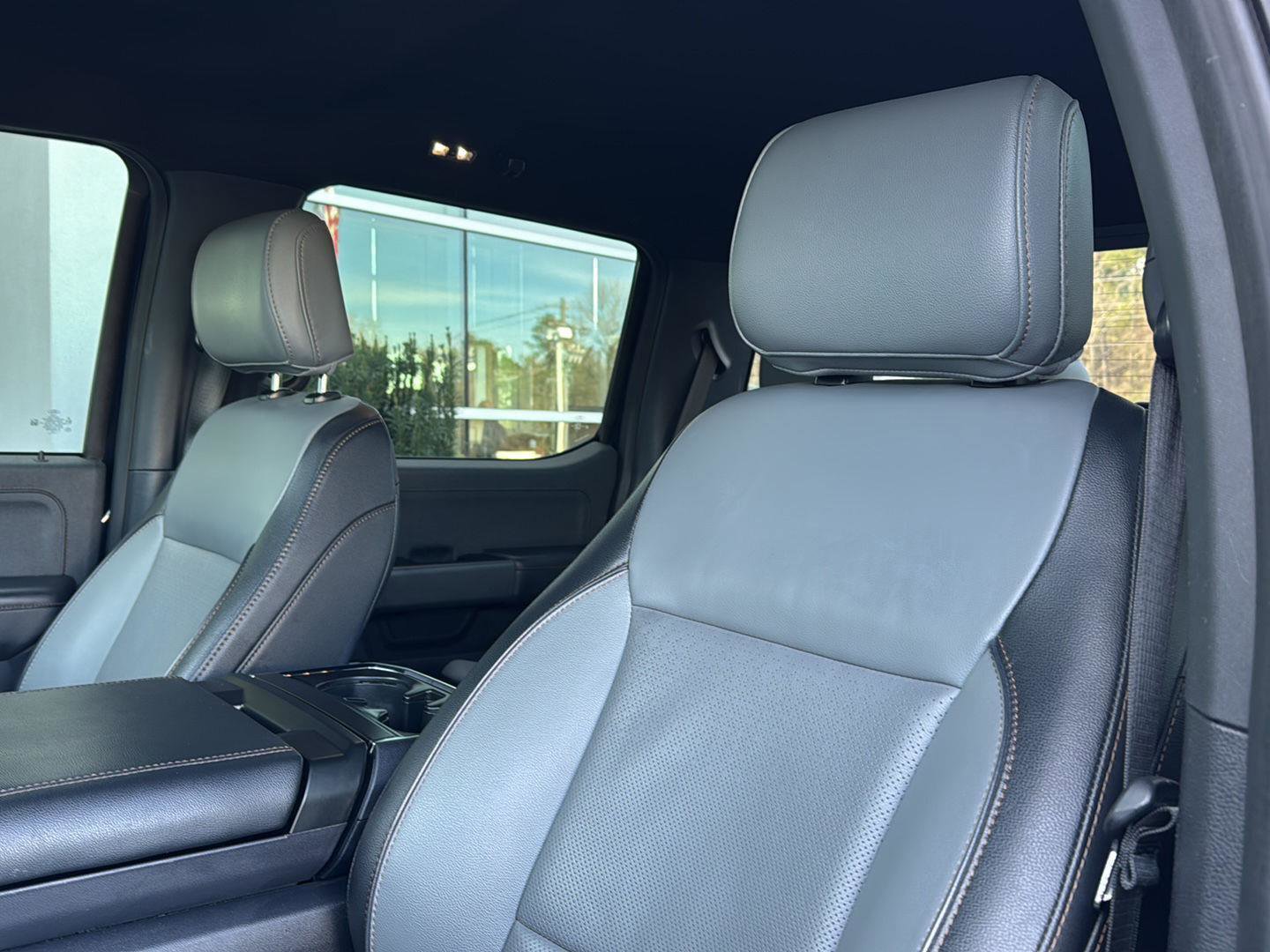 Used 2023 Ford F150 Lightning Lariat image 23