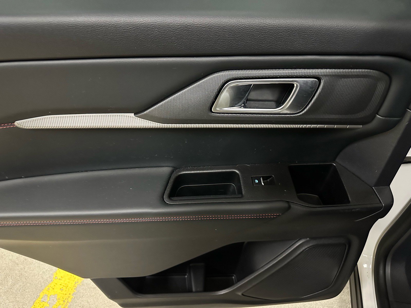 Certified 2025 Ford Explorer ST-Line image 34