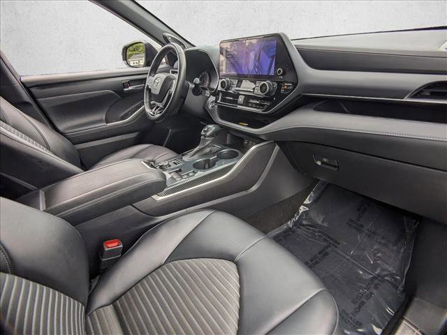 Used 2023 Toyota Highlander XSE AWD/4WD image 23