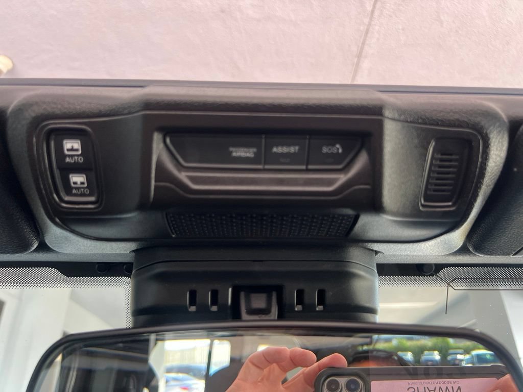 Used 2025 Jeep Wrangler Unlimited Sahara w/ Safety Group AWD/4WD image 47