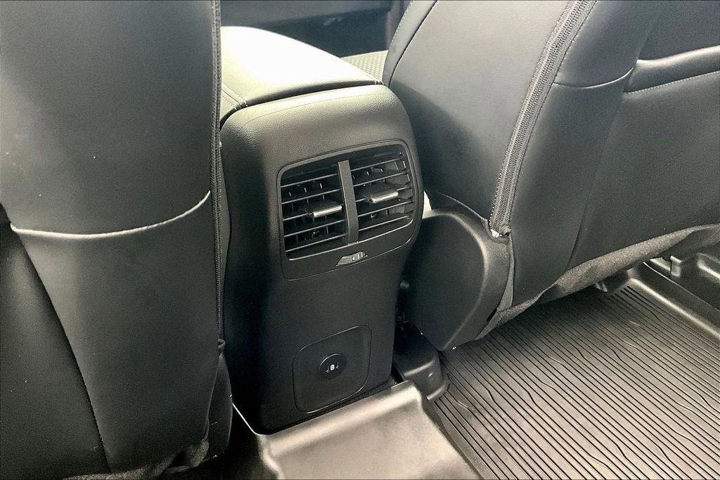 Certified 2025 Ford Escape SE image 33