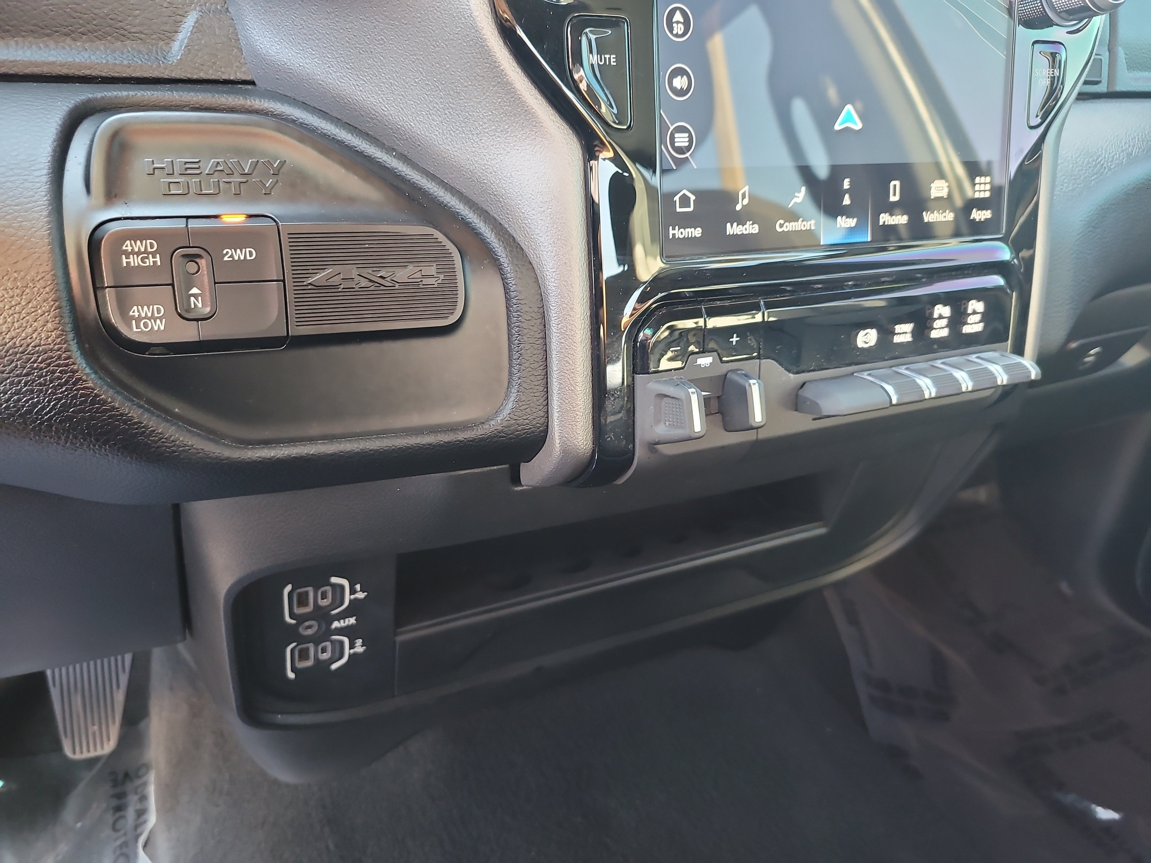 Used 2024 RAM 2500 Big Horn w/ Night Edition AWD/4WD image 25