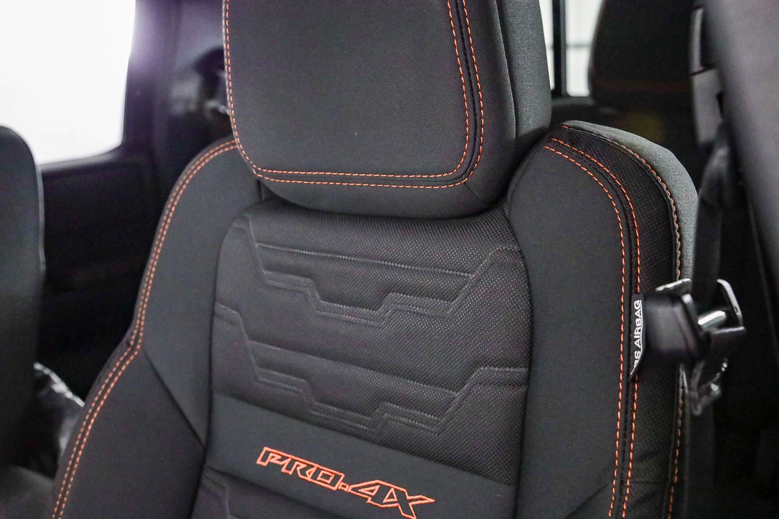 New 2025 Nissan Frontier PRO-4X w/ Pro Convenience Package image 29
