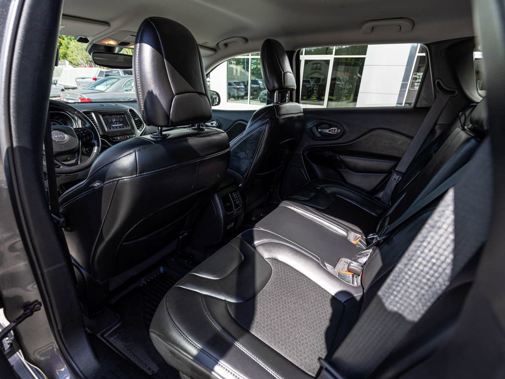 Certified 2021 Jeep Cherokee Latitude Plus AWD/4WD image 28
