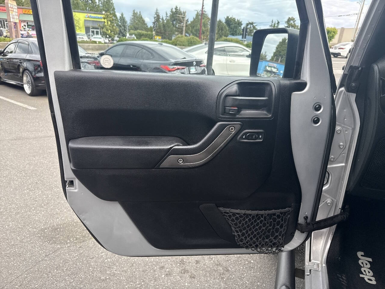 Used 2011 Jeep Wrangler Unlimited Sport AWD/4WD image 28