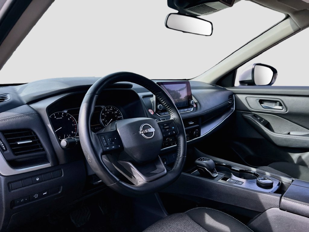 Used 2025 Nissan Rogue SV AWD/4WD image 9