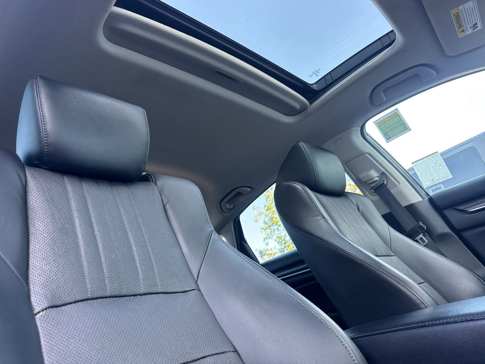 Used 2018 Honda Accord Touring image 18