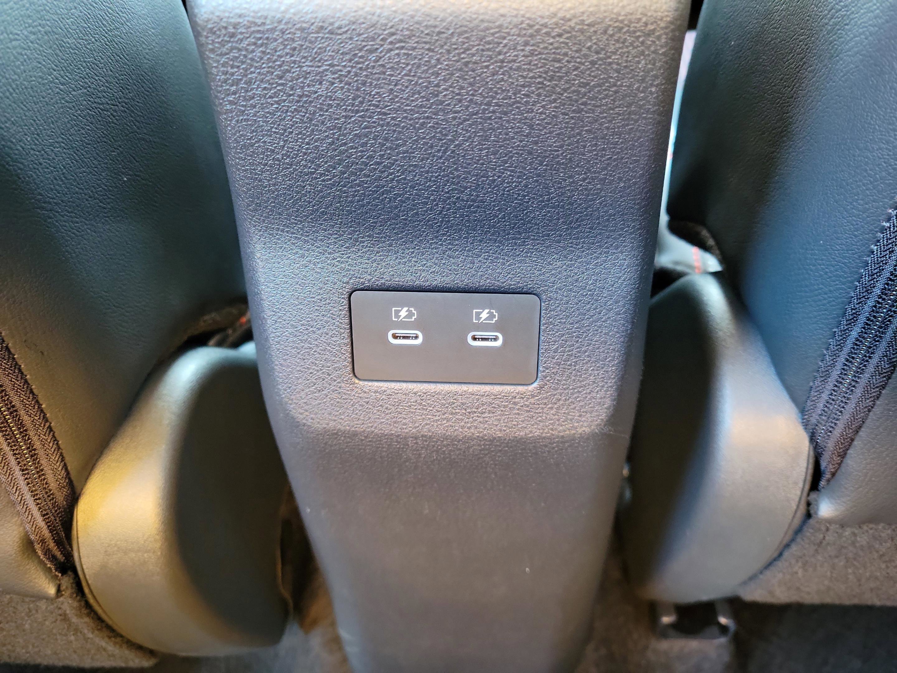 Certified 2025 Nissan Kicks SR image 11
