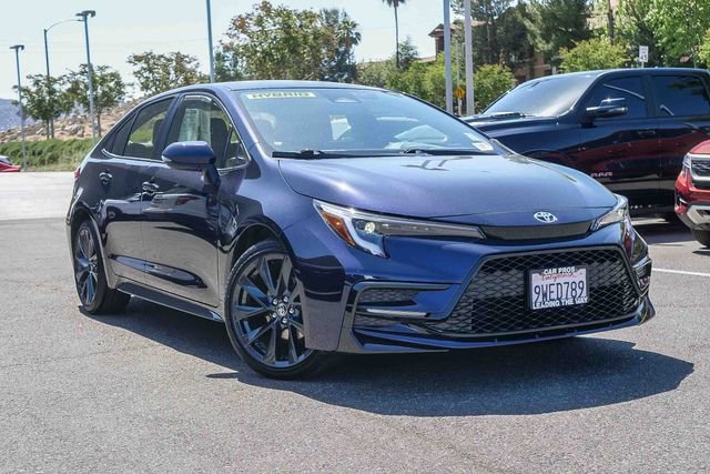 Used 2026 Toyota Corolla SE FWD image 2