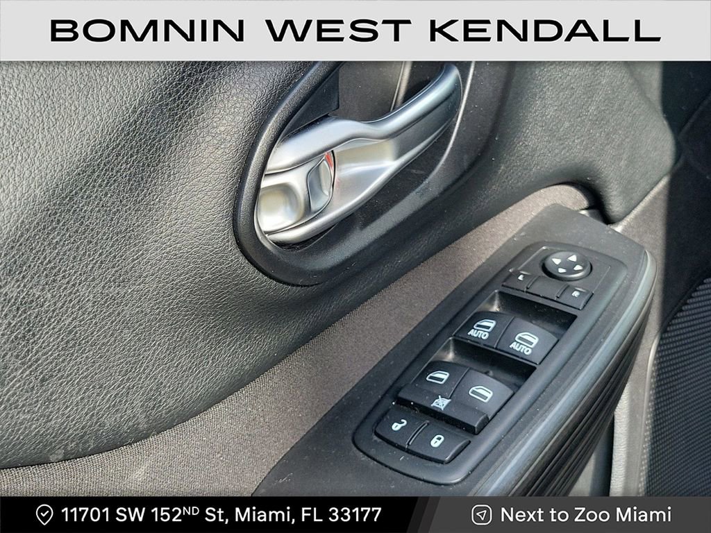 Used 2016 Jeep Cherokee Latitude w/ Trailer Tow Group image 17