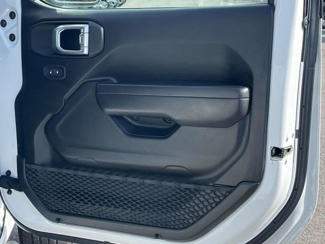 Used 2021 Jeep Gladiator Sport image 25