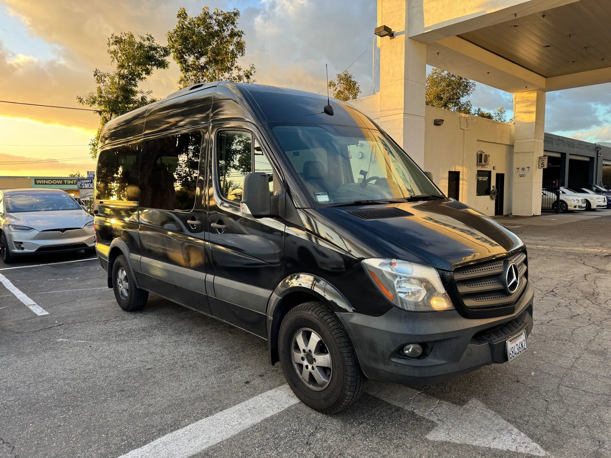 Used 2018 Mercedes-Benz Sprinter 2500 image 1