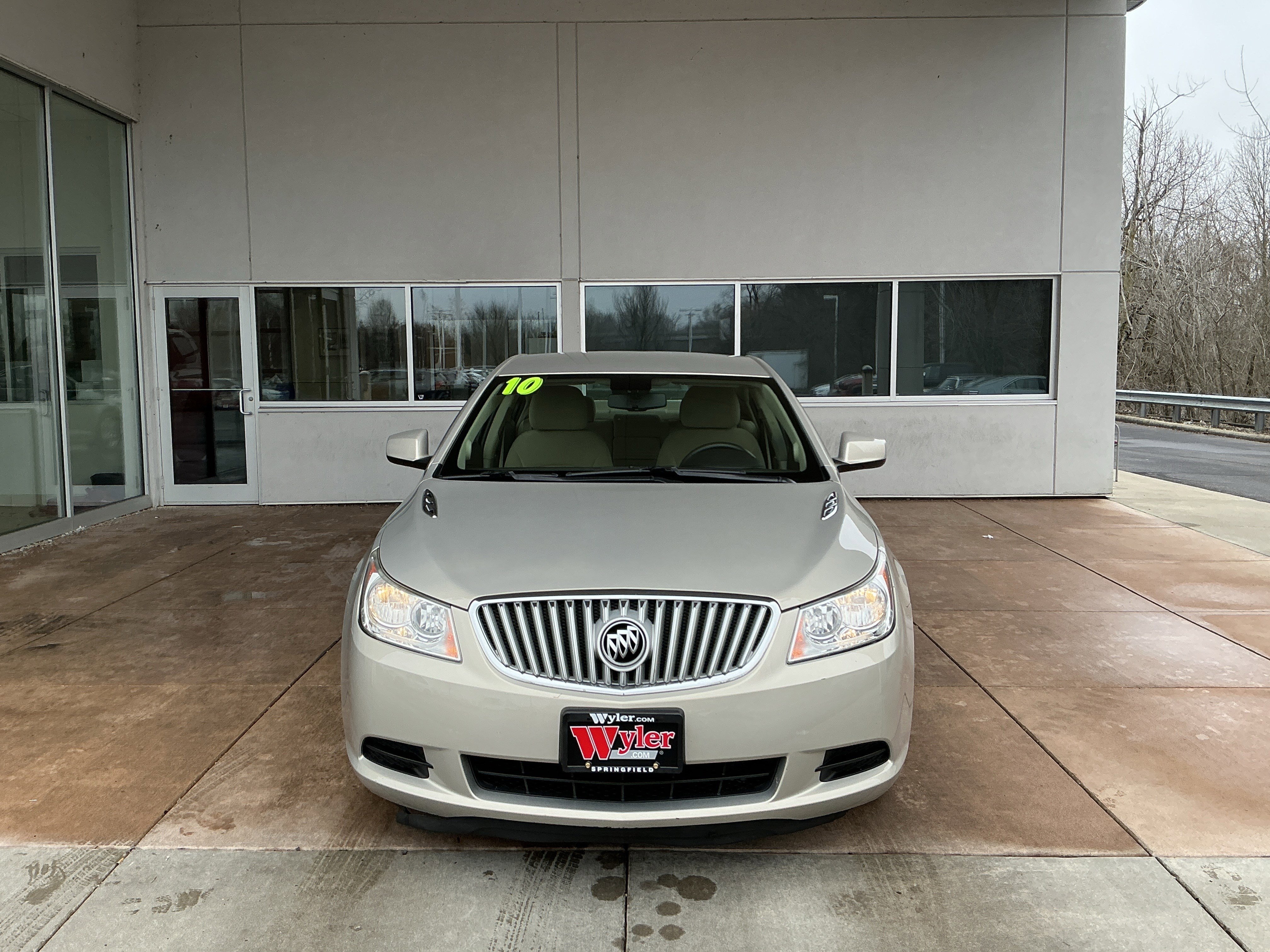 Used 2010 Buick LaCrosse CX image 2