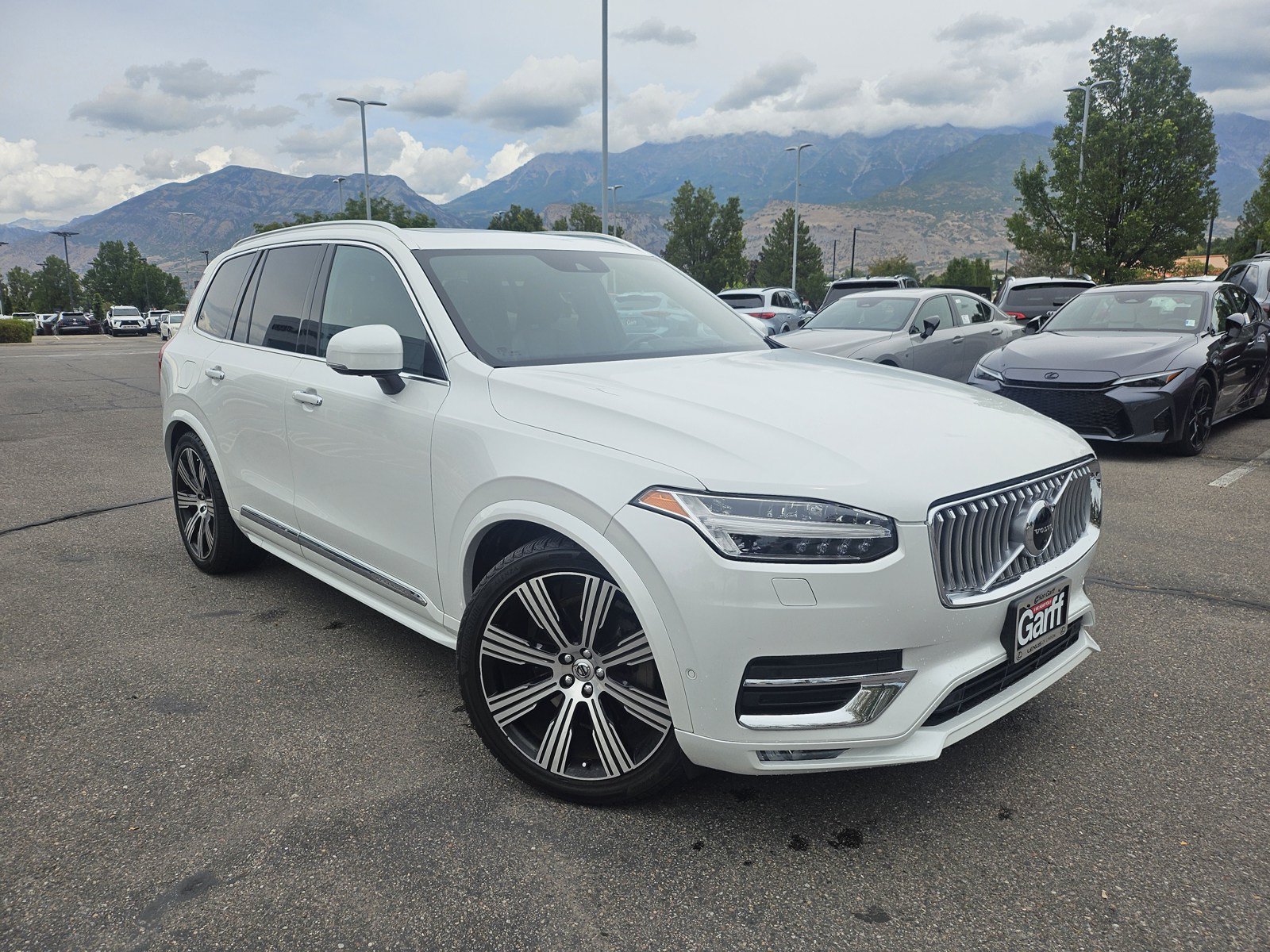 Used 2020 Volvo XC90 T6 Inscription w/ Protection Package AWD/4WD image 3