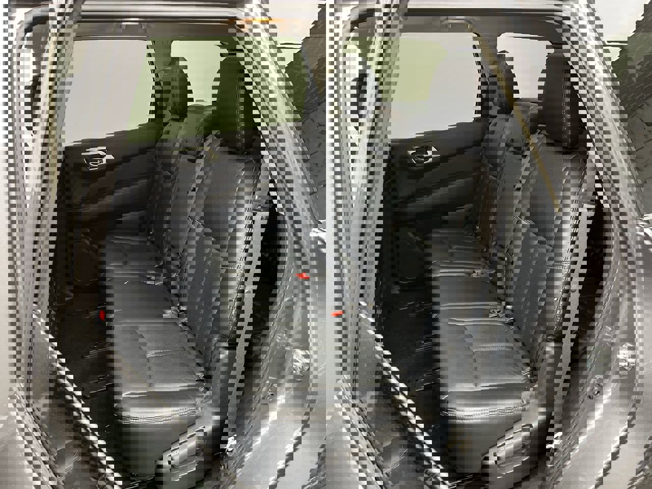 Used 2019 Nissan Pathfinder Platinum image 12