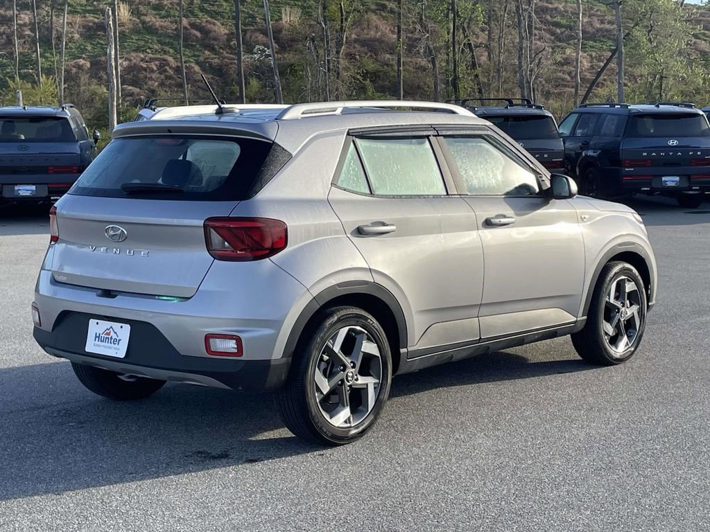 Certified 2024 Hyundai Venue SEL image 28