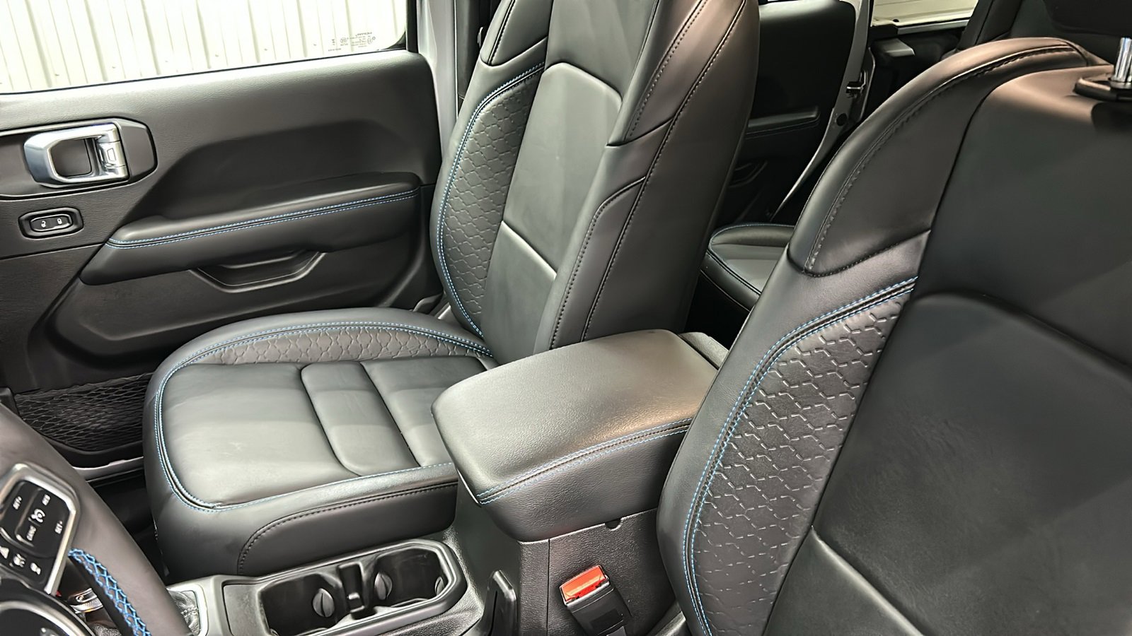 Used 2024 Jeep Wrangler High Altitude image 26