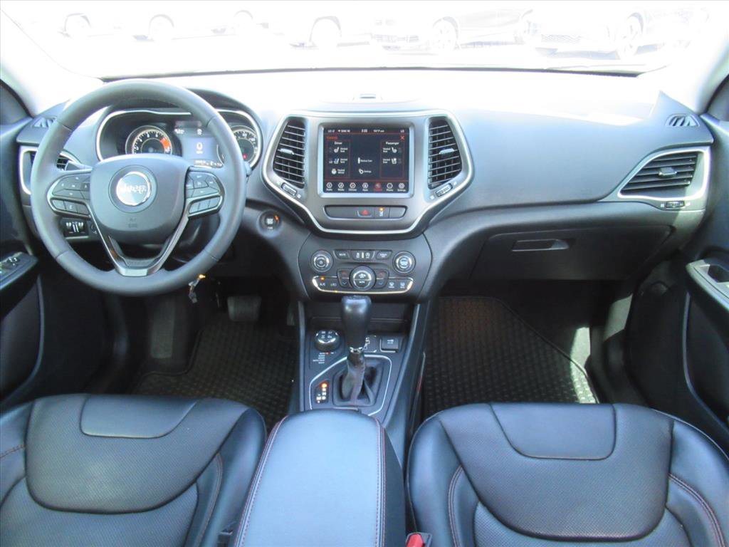 Used 2022 Jeep Cherokee Trailhawk w/ Premium Leather Package AWD/4WD image 12