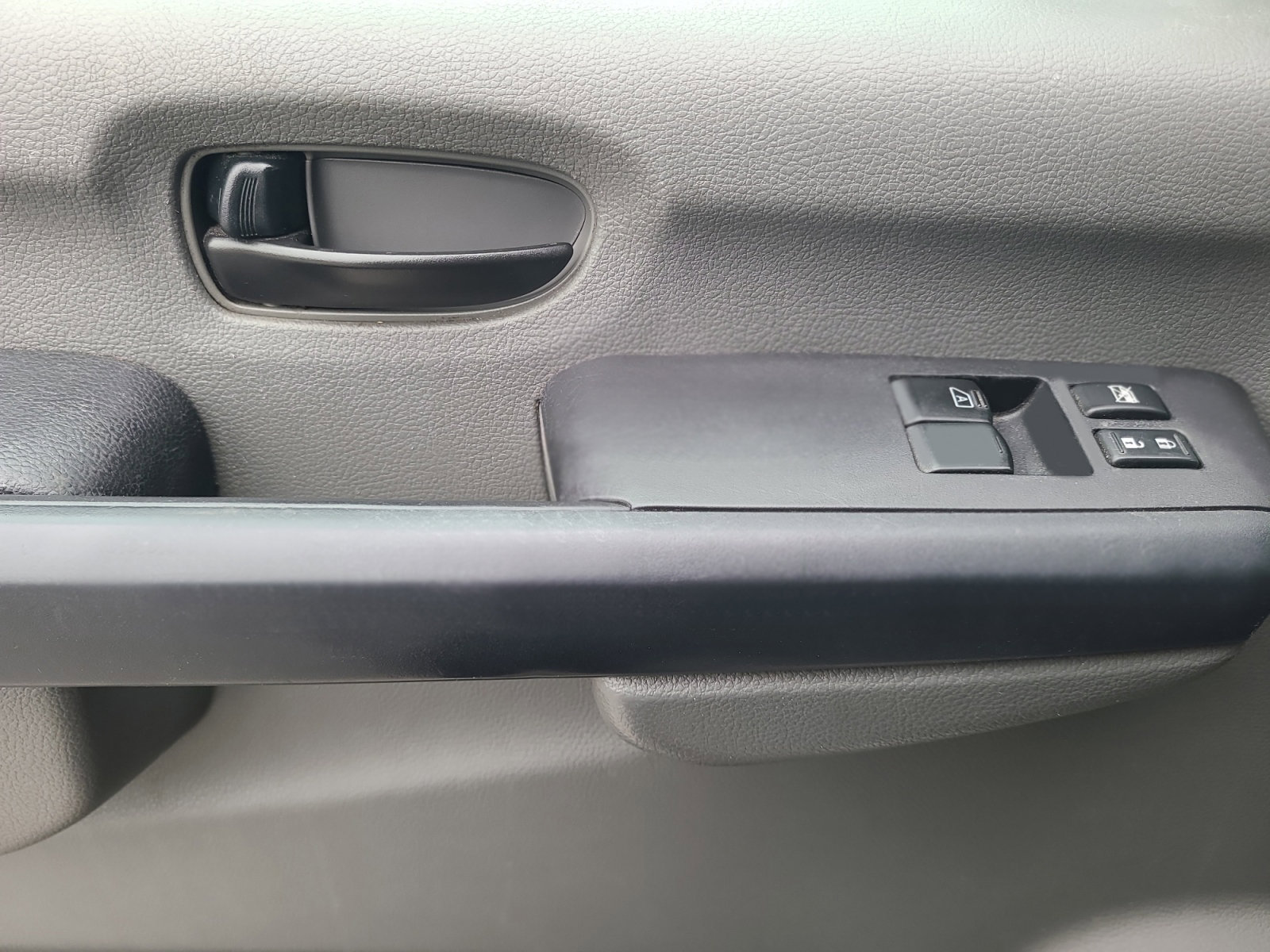 Used 2012 Nissan NV 2500 SV image 10