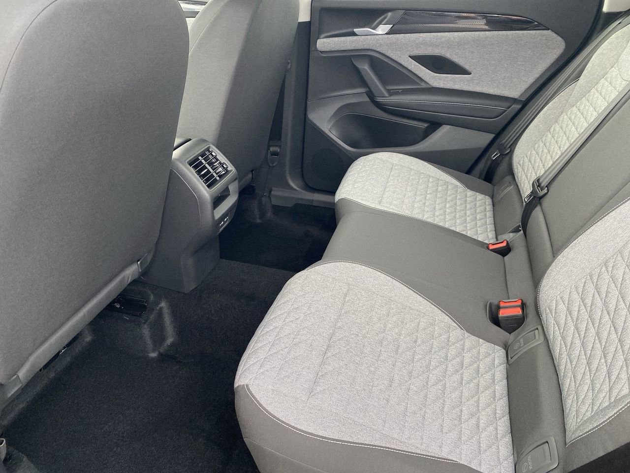 New 2026 Volkswagen Tiguan S image 13