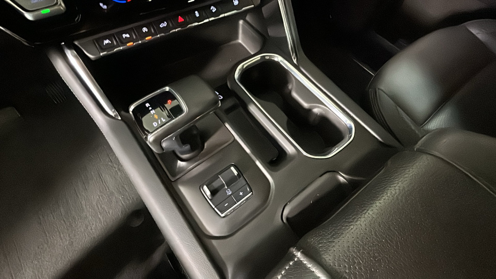 Used 2024 GMC Sierra 1500 Denali w/ Technology Package AWD/4WD image 26