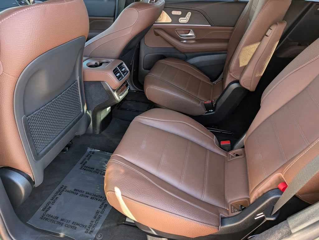 Used 2025 Mercedes-Benz GLS 580 4MATIC image 30