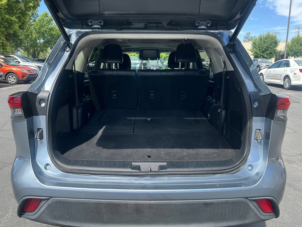 Used 2021 Toyota Highlander XLE FWD image 20