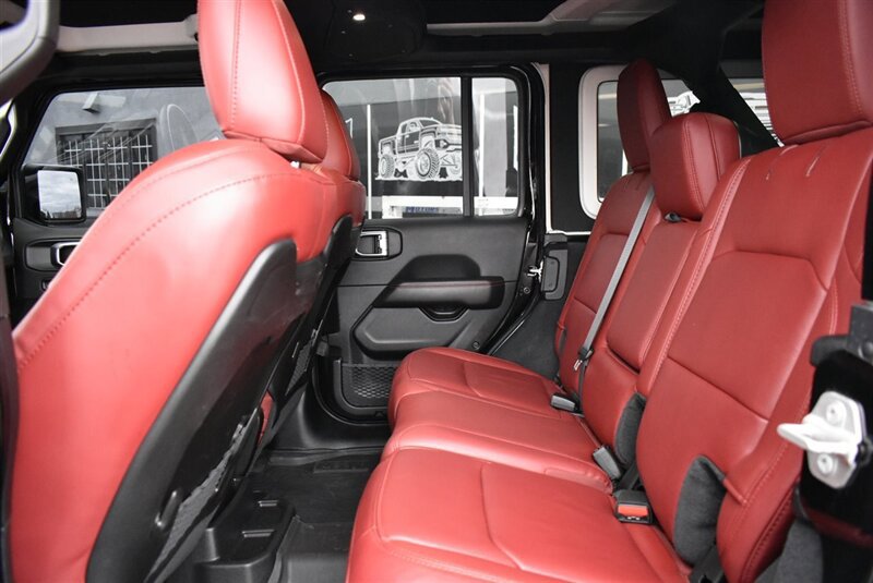Used 2024 Jeep Wrangler Unlimited Rubicon 392 image 27