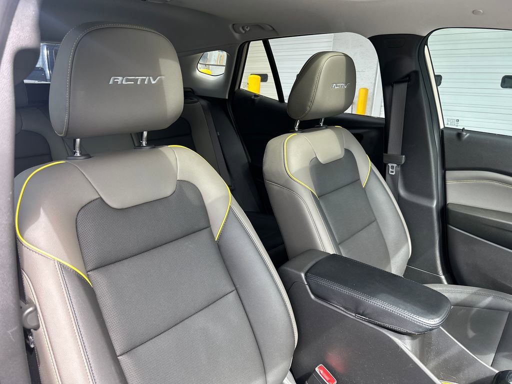 Used 2026 Chevrolet Trax ACTIV w/ Sunroof Package FWD image 15