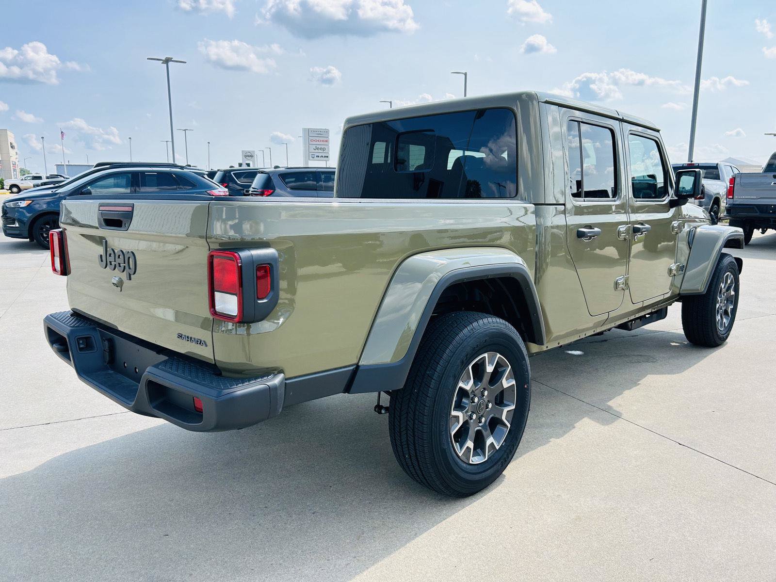 New 2026 Jeep Gladiator Sport AWD/4WD image 36