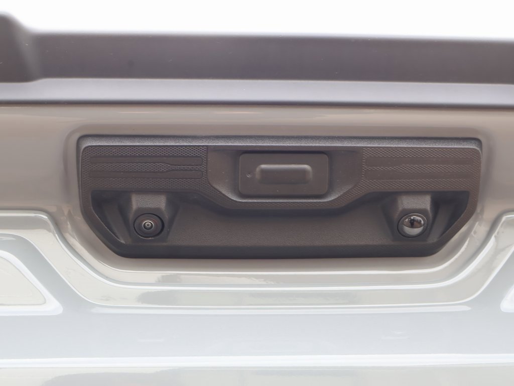 Used 2024 Chevrolet Silverado 1500 ZR2 w/ Technology Package image 23