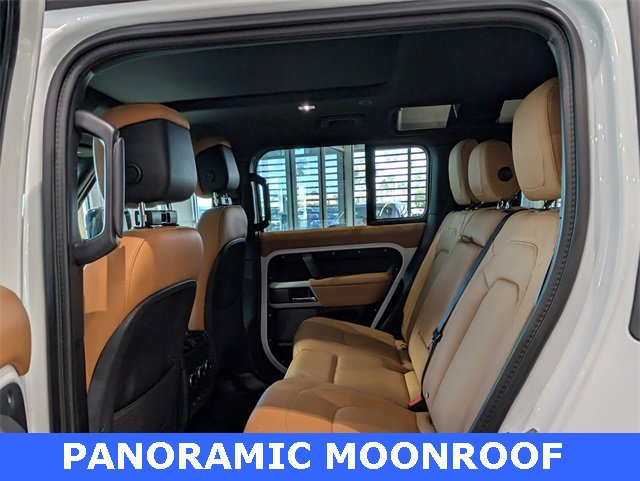 Used 2024 Land Rover Defender 110 S image 4