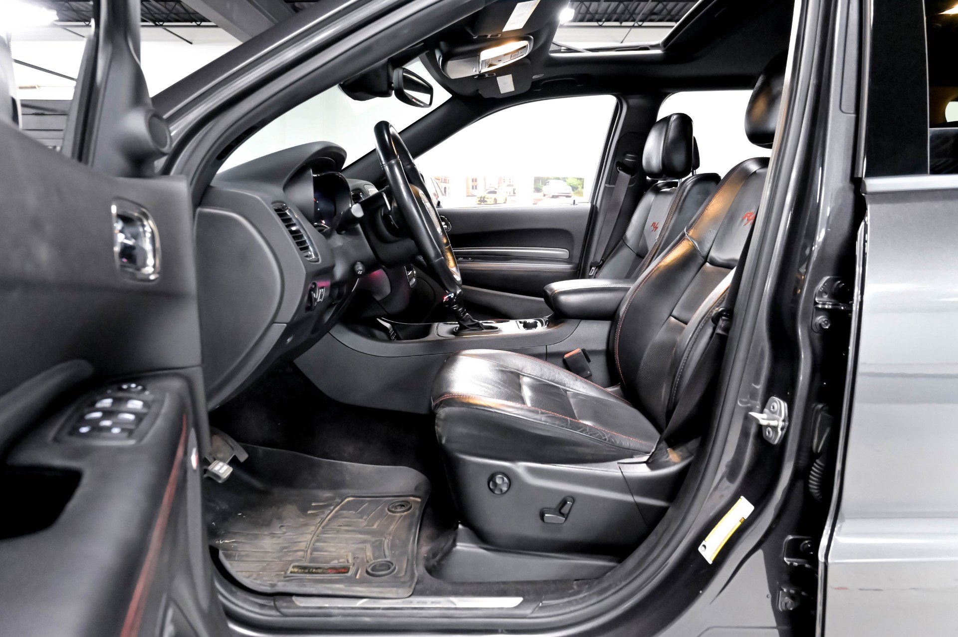 Used 2018 Dodge Durango R/T w/ Technology Group AWD/4WD image 6