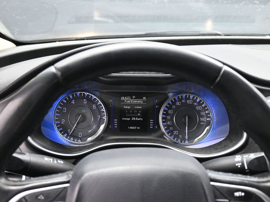 Used 2015 Chrysler 200 Limited w/ Convenience Group image 44