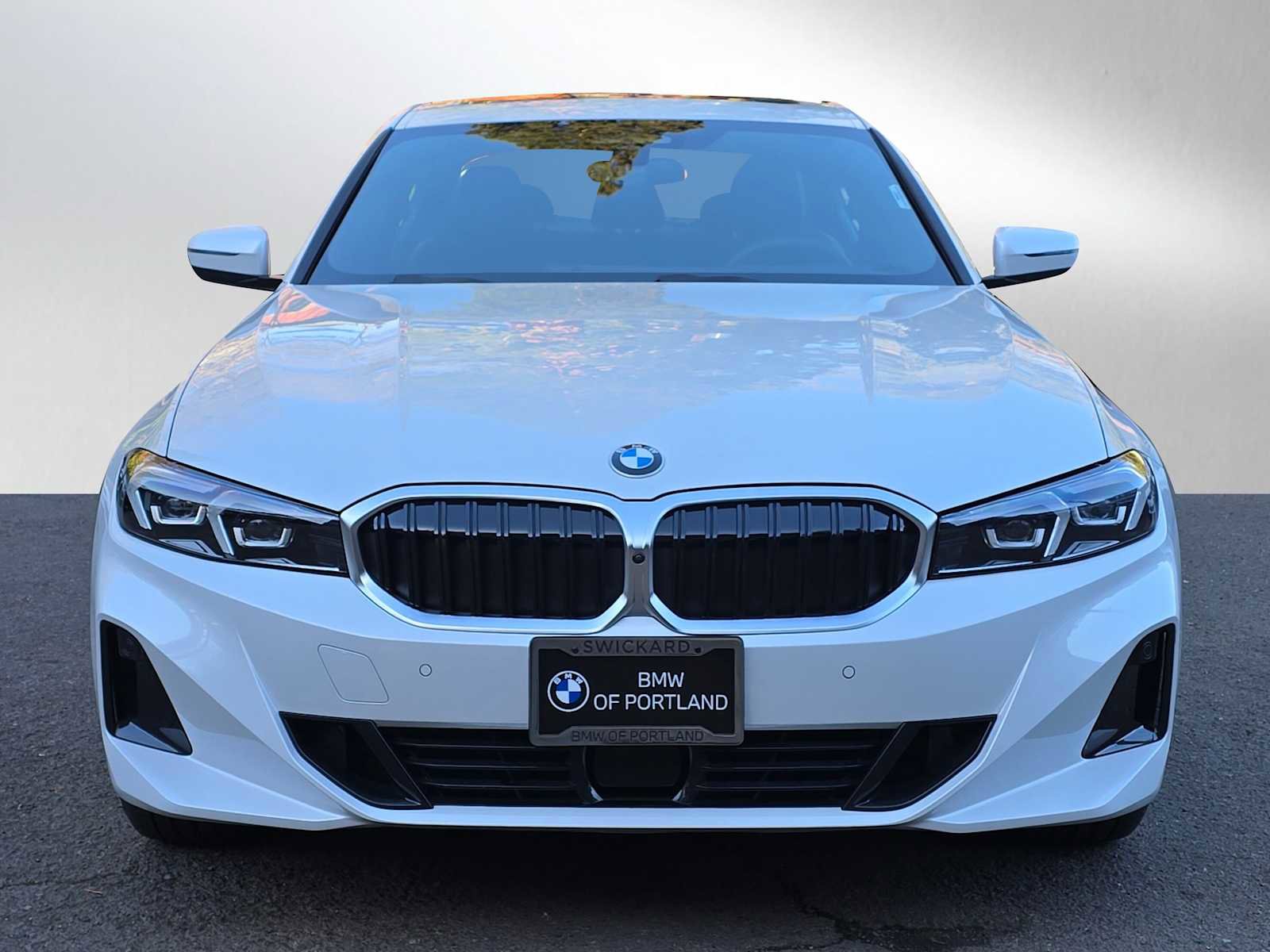 Used 2025 BMW 330i xDrive Sedan w/ M Sport Package image 8