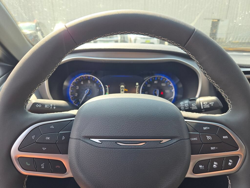 New 2027 Chrysler Pacifica Select AWD/4WD image 33