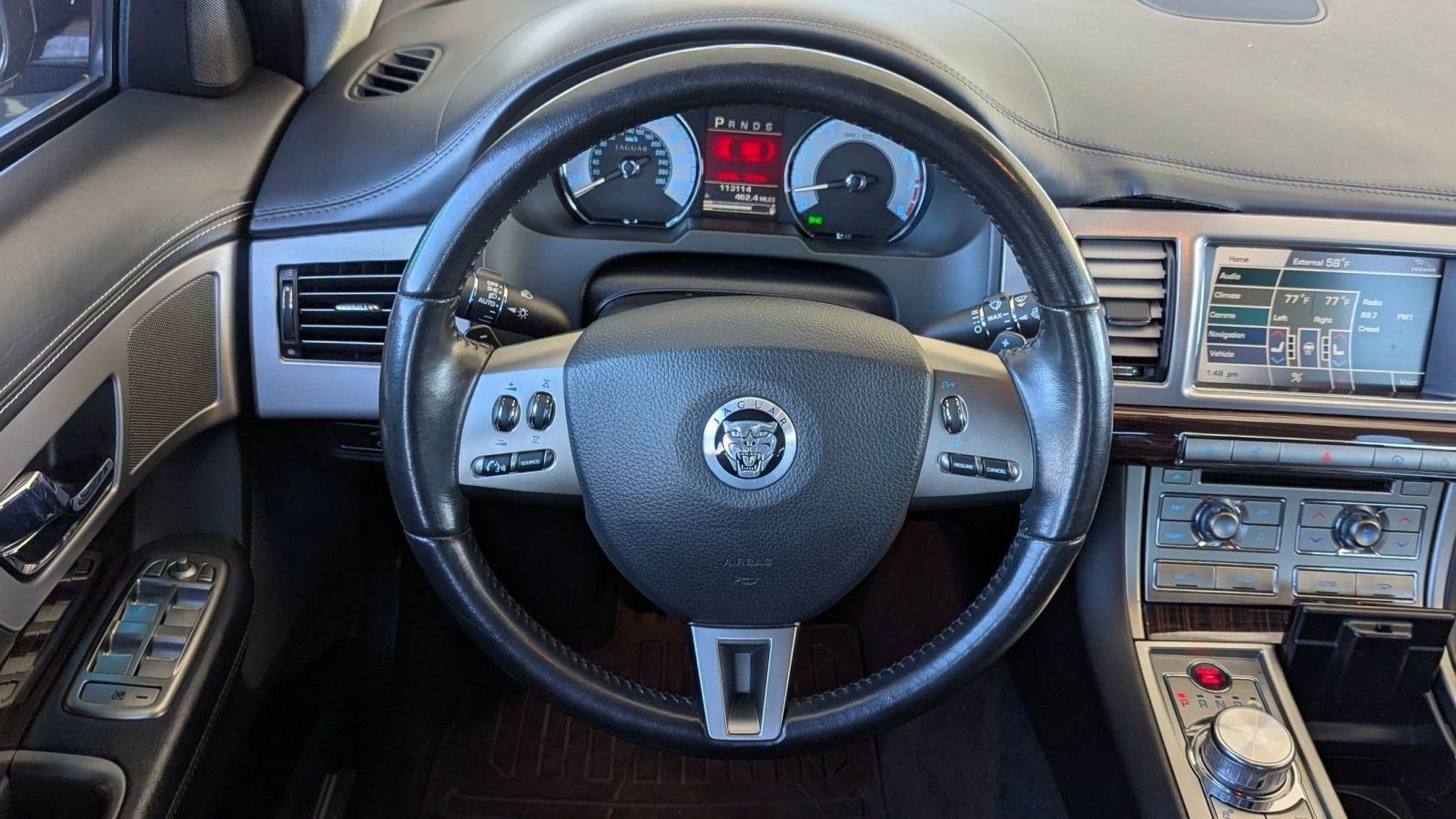 Used 2010 Jaguar XF Premium image 4