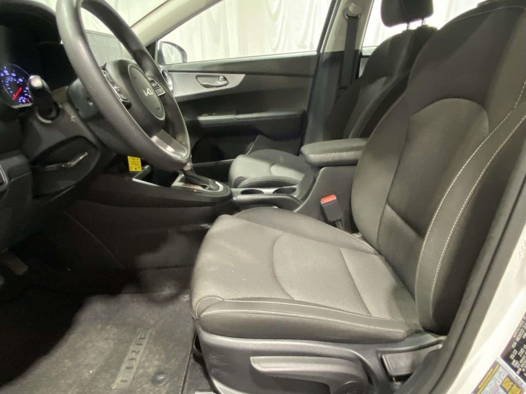 Used 2023 Kia Forte LXS image 13