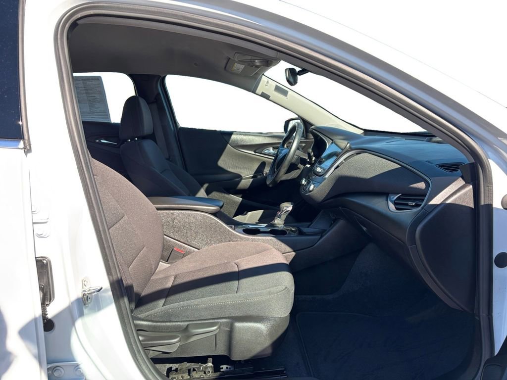 Used 2023 Chevrolet Malibu RS image 22